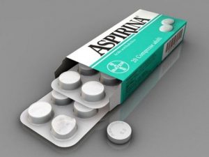 La aspirina no sólo es un farmacéutico utilizado para aliviar migrañas, sino que además sirve para llevar a cabo 9 trucos que facilitarán la vida de cualquier chica, te aseguró que la amarás!!