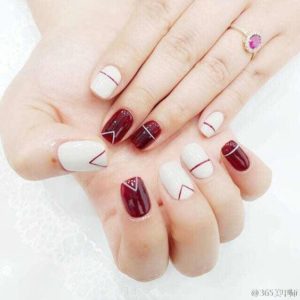 manicure con estilo geometrico