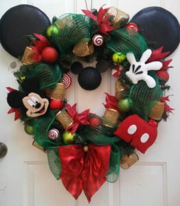 Diseños de coronas navideñas de mickey mouse